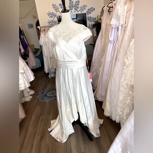 NWT JJ’s House Wedding Dress